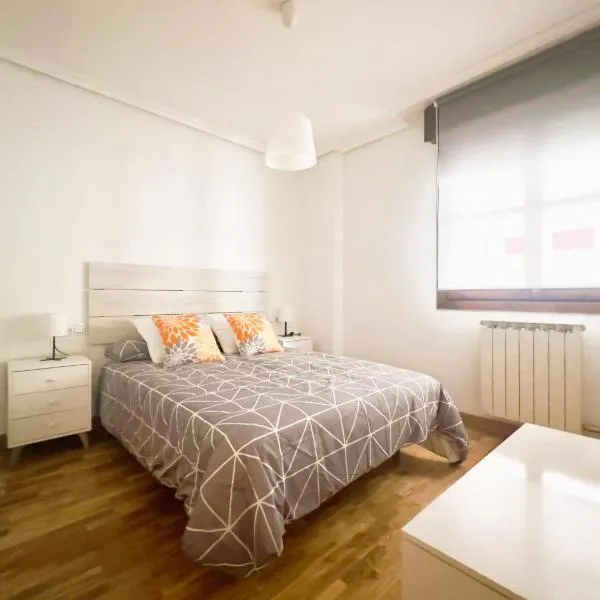 Housing León Ramiro III, hotel en León