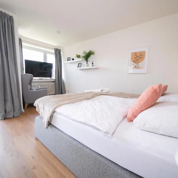Apartment - Central with kitchen - Balcony - Fair, hotel in Neuss