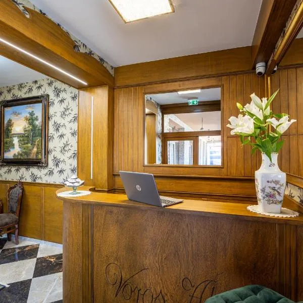 Vörös Álom Panzió, hotel v destinaci Tiszakécske