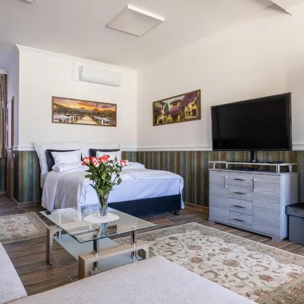 Vörös Álom Apartman Panzió, hotel in Tiszakécske