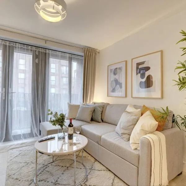 Lovely Flat In Kiln Close With Free Parking, hotel in Gloucester