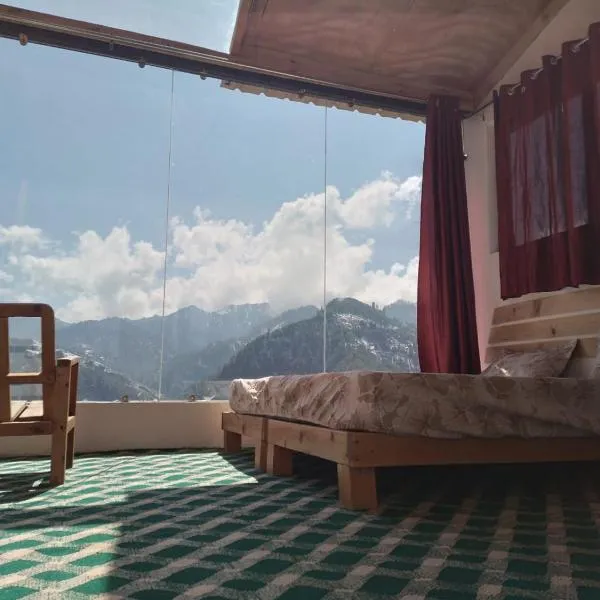 Stargazing Glass Lodge Himachal Pradesh Thachi, hotel in Kotla