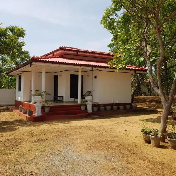 Yala Beach Resort, hotel v destinaci Kirinda