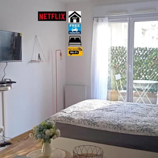 Petite touche douceur - studio avec parking et terrasse, hotel en Suresnes