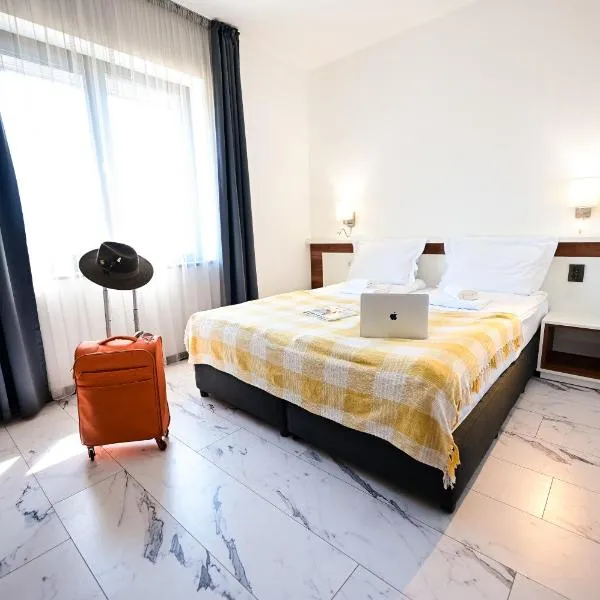 RUBO Hotel, hotel in Shumen