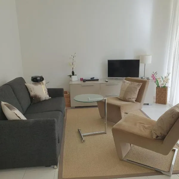 Modernes Appartment, 3 Gehminuten zum Strand, Pool+Sauna, hotel v destinaci Zempin