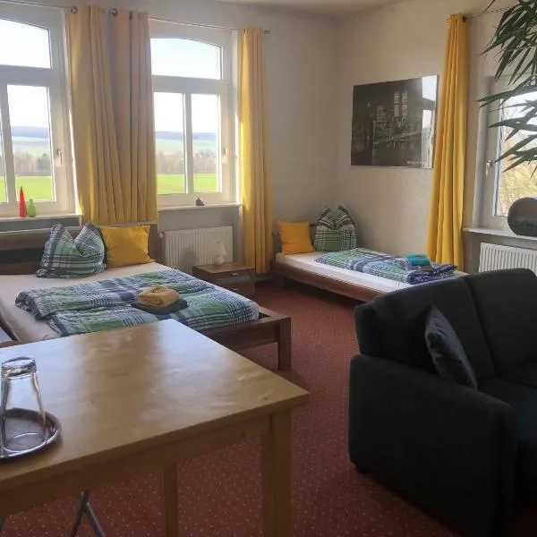 Landhaus Nauenburg，Heere的飯店