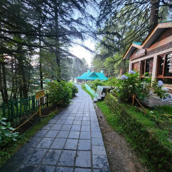 Forest Vibes kalatop Rooms Restaurant, hotell i Chamba