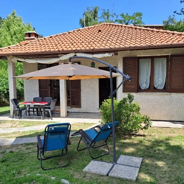 Villetta singola con giardino Cottage Ghisallo zona Bellagio, hotel v destinaci Magreglio
