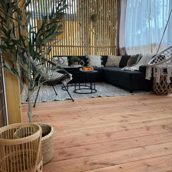 Mobile Home MIRABILIS, hotel di Biograd na Moru