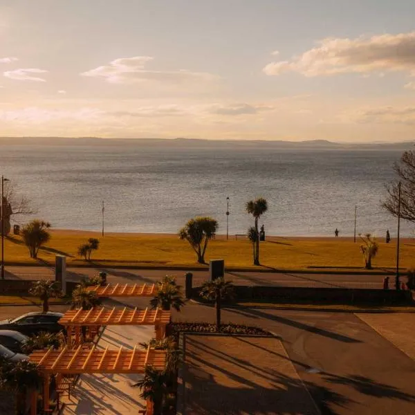 Brisbane House Hotel, hotel v destinaci Largs