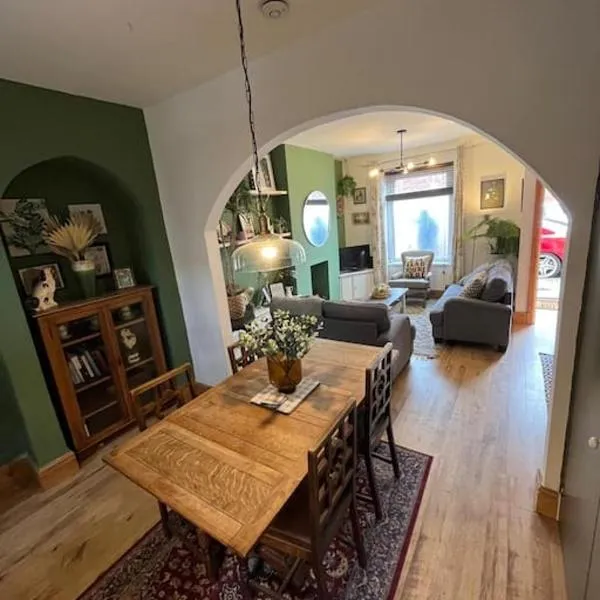 2 Just the Splott Sleeps 6 8mins to Stadium, khách sạn ở Cardiff