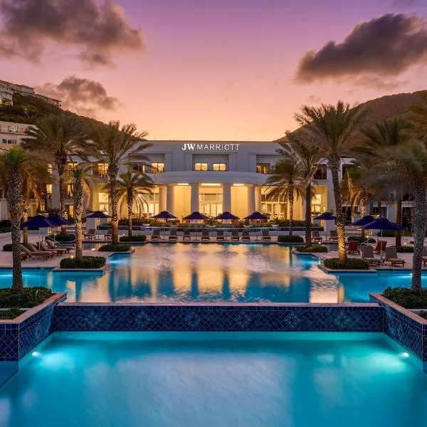 JW Marriott St Maarten Beach Resort & Spa – hotel w mieście Dawn Beach