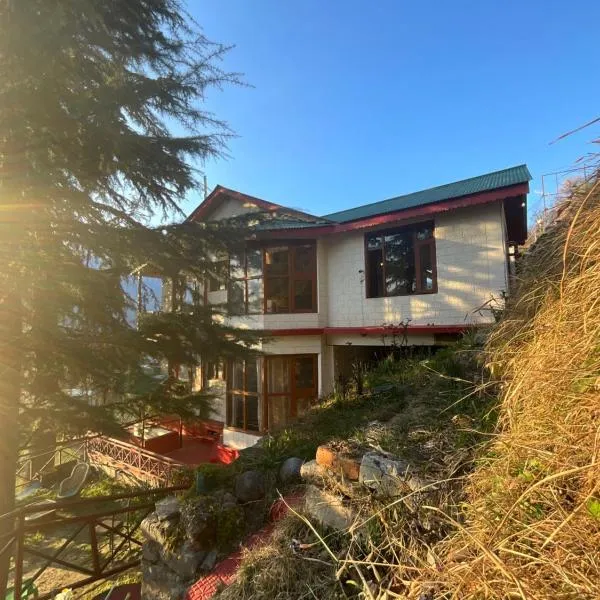 TSUKIMI Homestay, Naggar, Manali，纳加尔的飯店