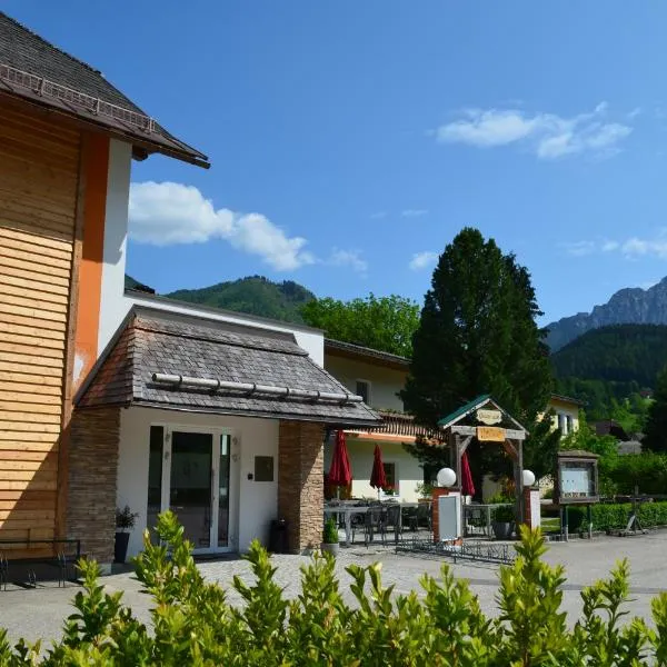 Gasthof Familie Gruber Hotel-Pension: Spital am Pyhrn şehrinde bir otel