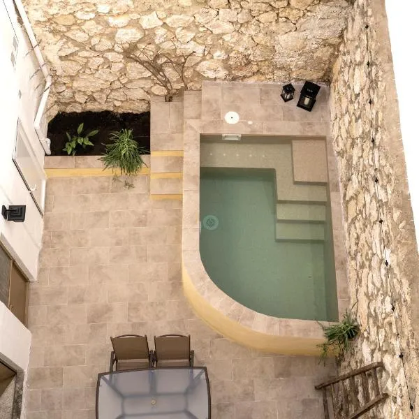CASA MARÍA LA ROMANA, hotel in Torres