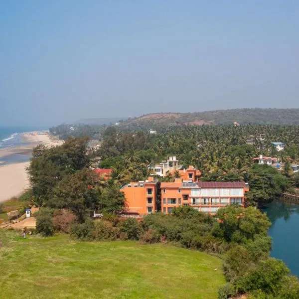 Mandrem Beach Resort, a member of Radisson Individuals Retreat, מלון במנדרם