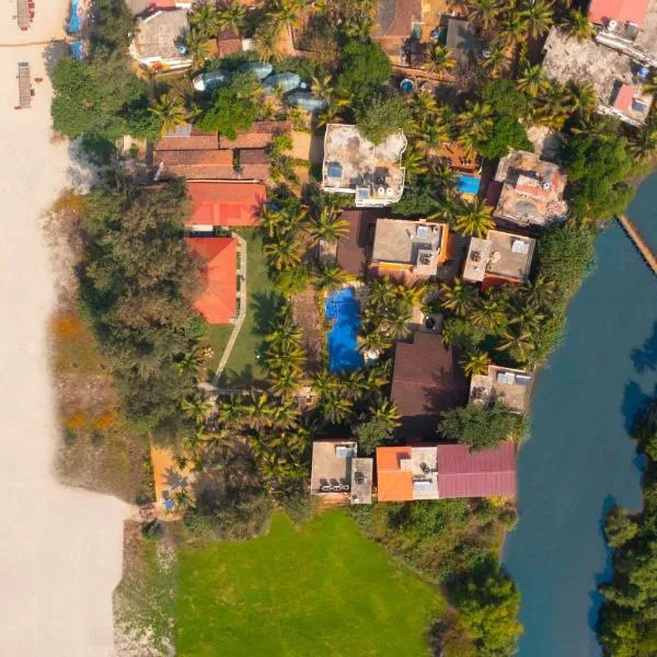 Mandrem Beach Resort, a member of Radisson Individuals Retreat, hotel v destinaci Morjim