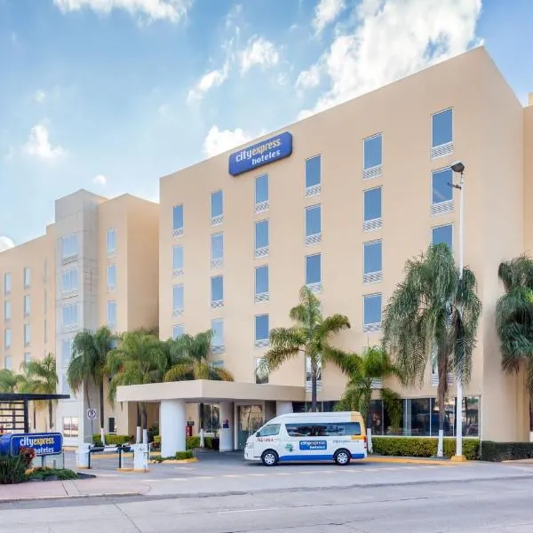 City Express by Marriott Leon, hotel di León