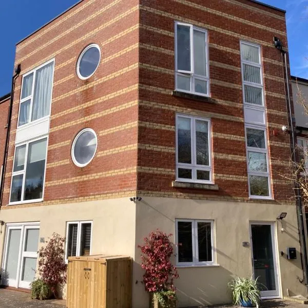 Streamside Apartments, hotel sa Yeovil