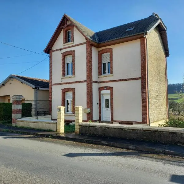 La locomotive by La BB12087, hotel v destinaci Nouvion-sur-Meuse