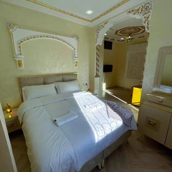 شقه معاصره ب لمسة مغربيه في فاس, hotel in Fès