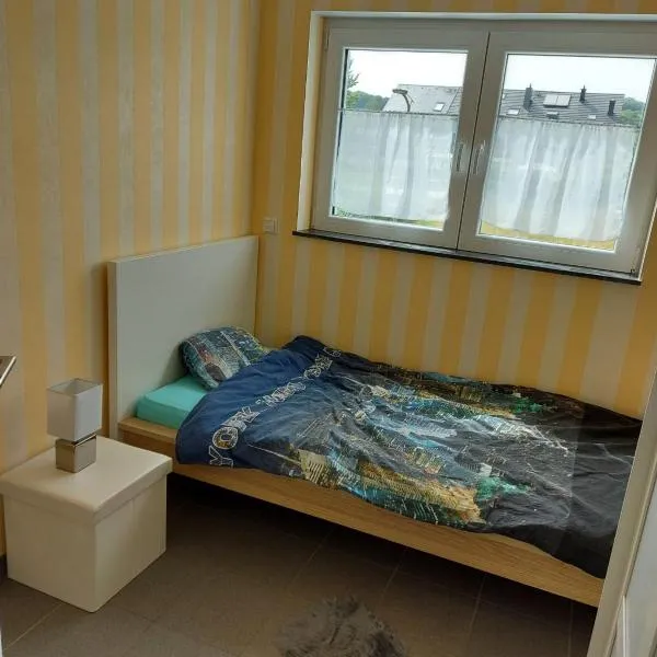 Nice Room with single bed in a new house in Vichten, hôtel à Vichten