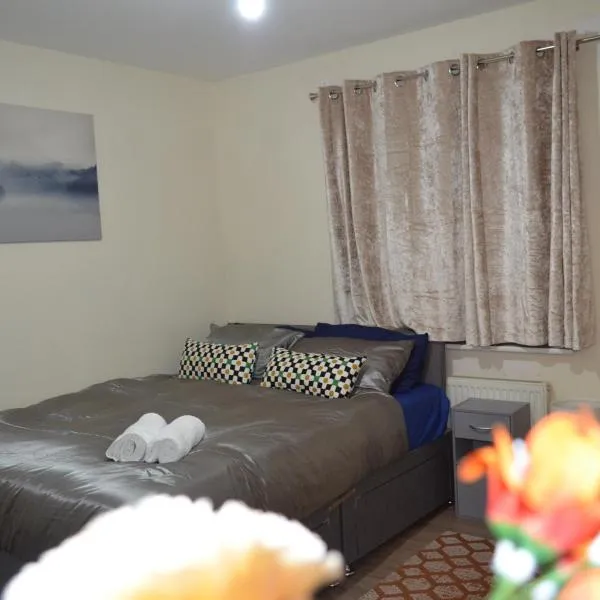 Nice and Cosy Flat in London/Ilford/Barking, United Kingdom, hotel v destinaci Barking