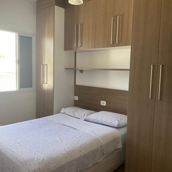 Apto/garagem coberta/900m-Centro