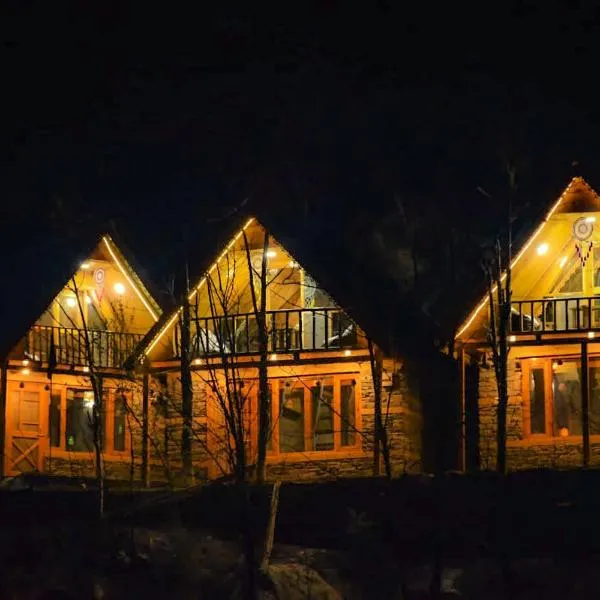 Sainj Riverside Cottages, hotel v destinaci Sainj