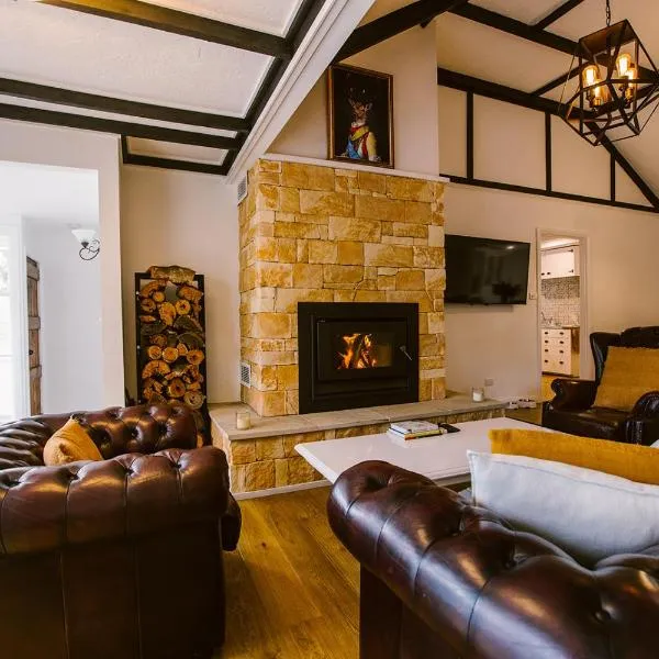 Pet-Friendly Highlands Home with Fireplace, hotel v destinaci Bundanoon