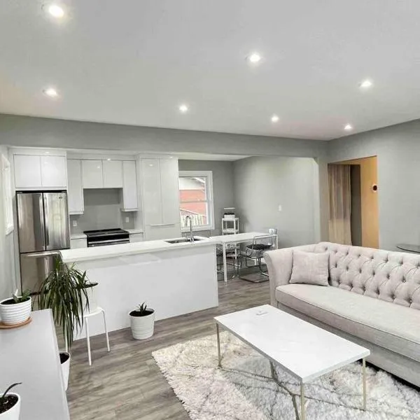 White House Suite - Sleeps 4, hotel in St. Catharines