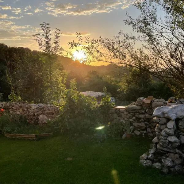 Gîte col de la lauze, hotel v destinácii Montferrier