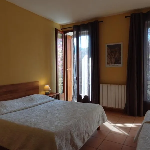 Les Santolines, hotel v destinaci Cucugnan