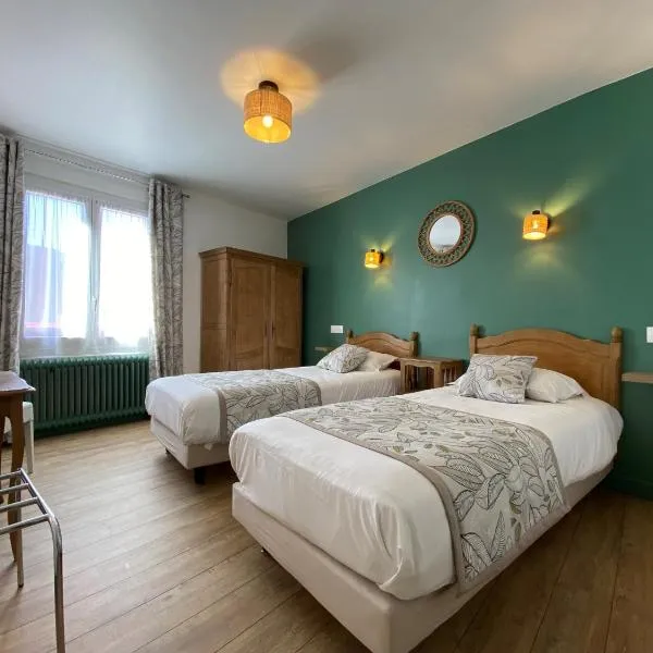 Hôtel Restaurant Le Grillon – hotel w mieście Chambon-sur-Lac