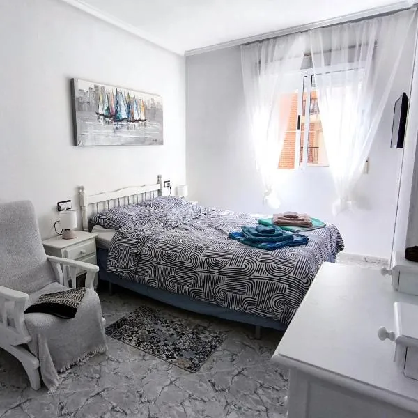 Alba Apartman Torrevieja, hotel in Torrevieja