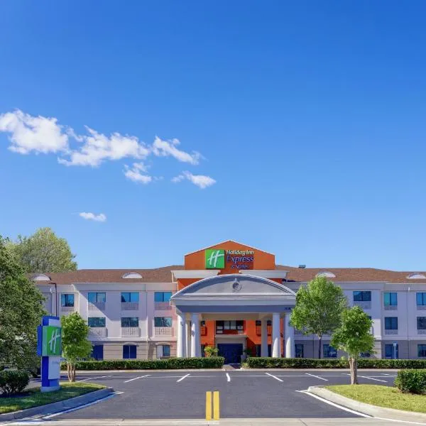 Holiday Inn Express Hotel & Suites Jacksonville - Mayport / Beach, an IHG Hotel, hotell i Atlantic Beach
