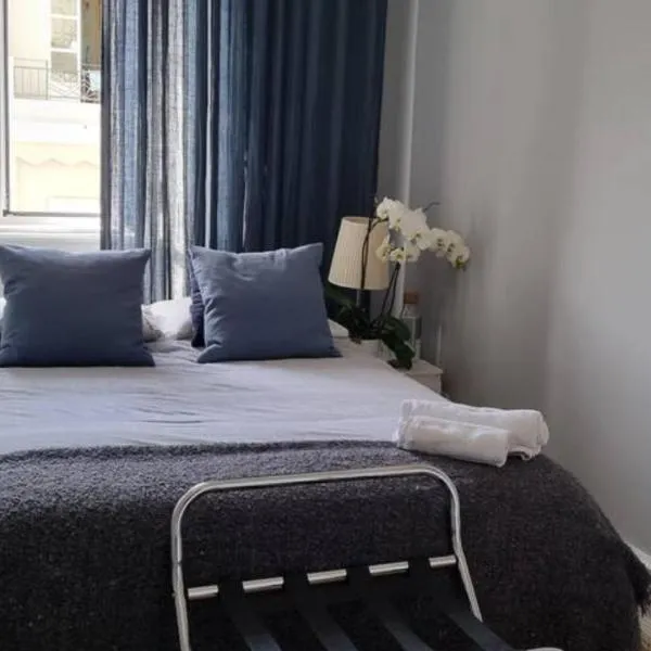 Quarto Aconchegante com janela e vista para cidade ( Inferior a 10m2 )