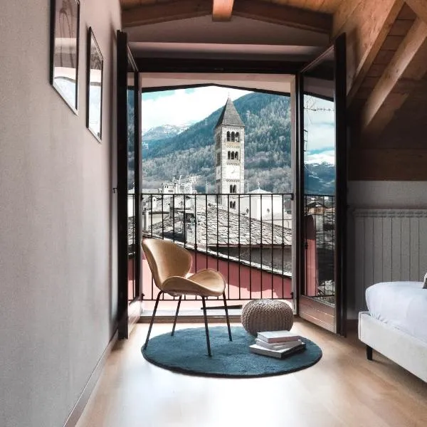 PENTHOUSE CON VISTA [6 minuti dal Bernina Express], hotel v destinaci Tirano