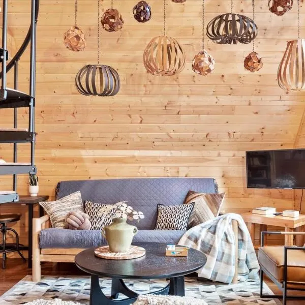 Perch - Boho Getaway, hotel in Ashford