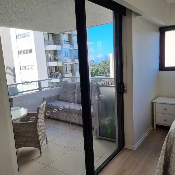 Private Bedroom and Bathroom in a shared Apartment, hotel v destinaci Gold Coast