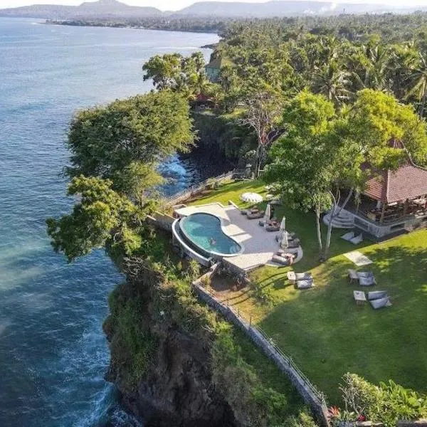 Bali Cliff Glamping, hotel a Seraya