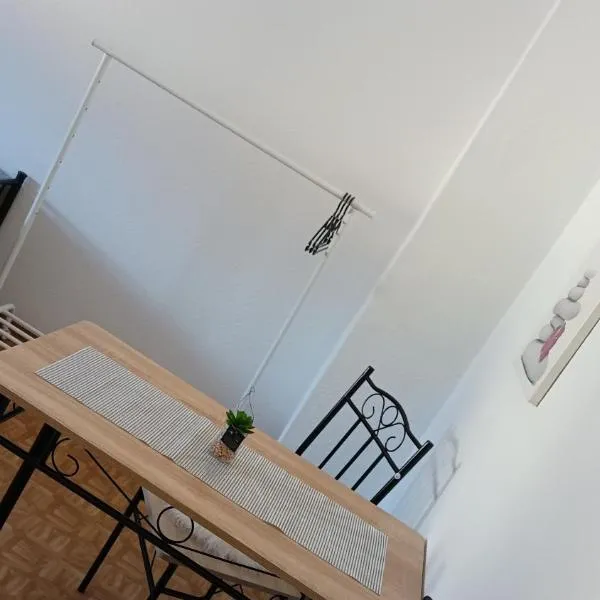 Stellas Monteurwohnungen, ξενοδοχείο σε Crimmitschau