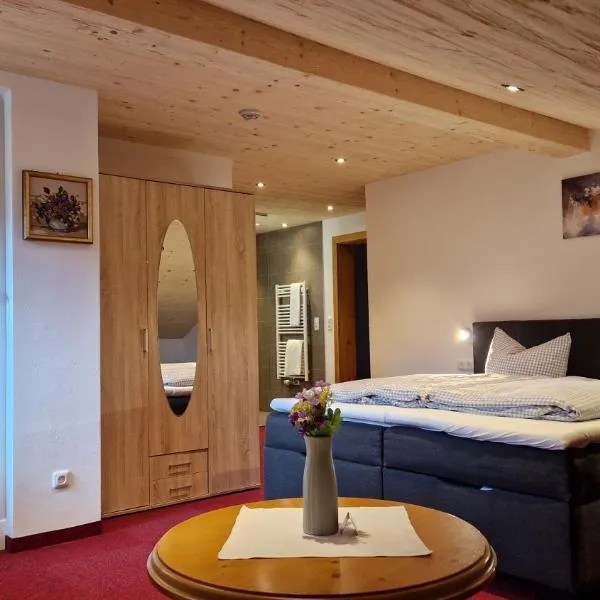 Pension Bergheim, hótel í Tannheim