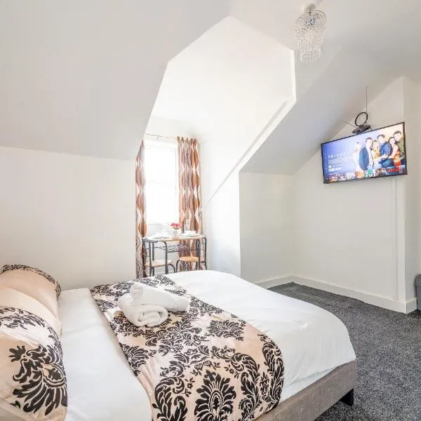 *RB246* For your most relaxed & Cosy stay + Free Parking + Free Fast WiFi *, hotel in Knowsthorpe