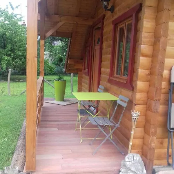 Le petit chalet jurassien, hotel v destinaci Jouhe
