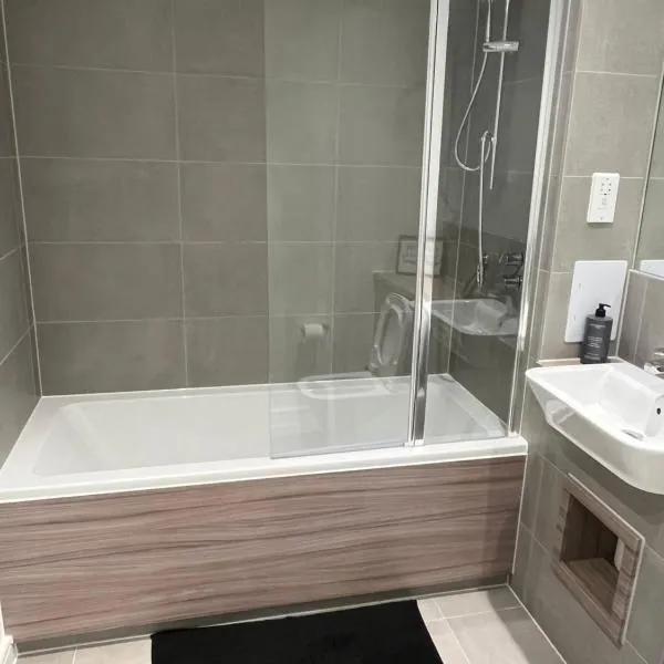 Lovely Private double room, hotel em Barking