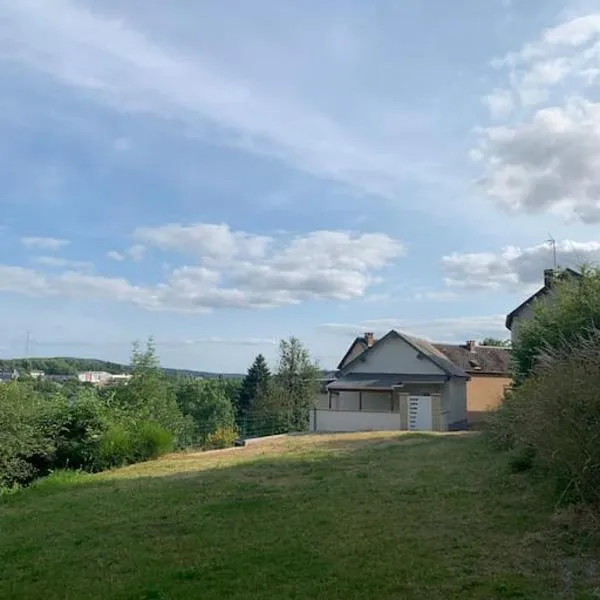 Maison calme & paisible avec vue, hotel v destinaci Chateau-Chinon