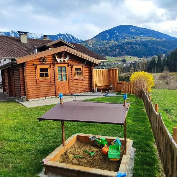 Harrys Blockhütte, hotel v destinaci Karres