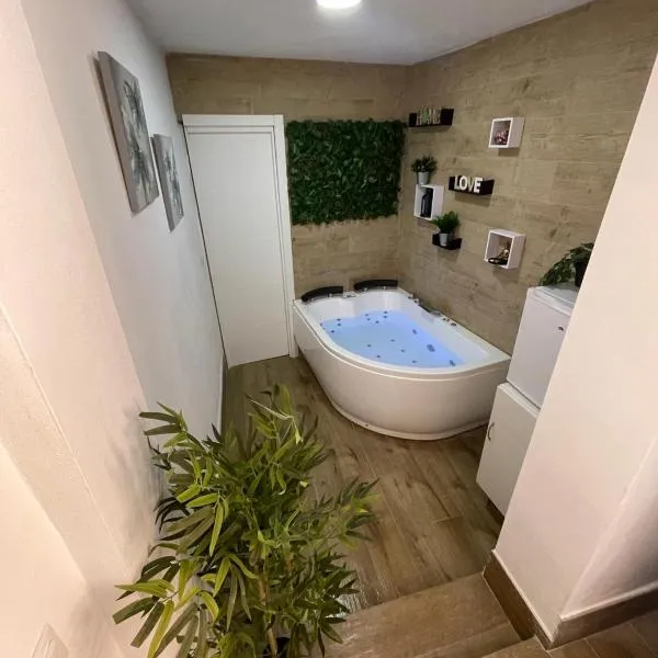 Estudio BF jacuzzi jerez, hotel in Jerez de la Frontera